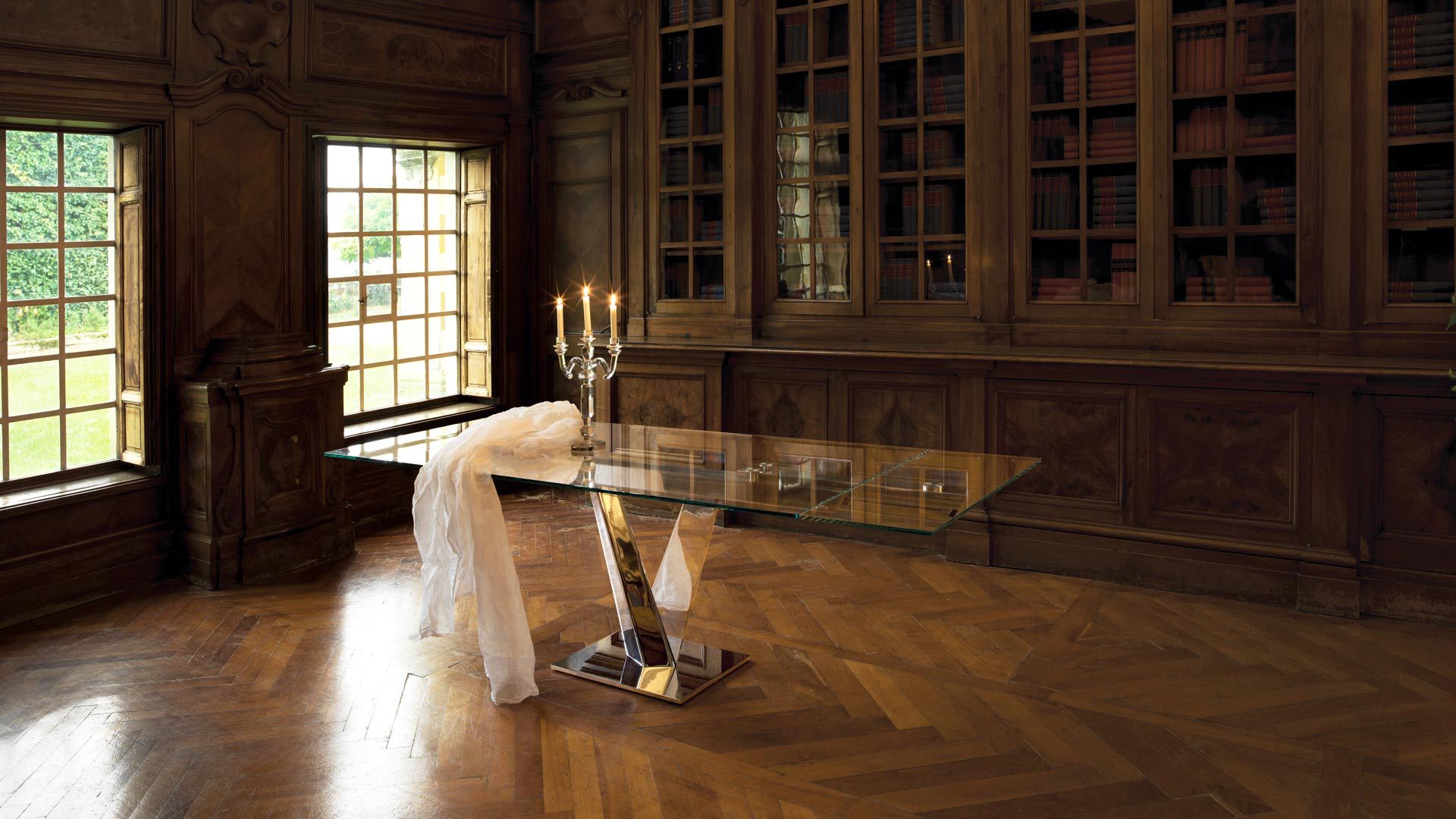Minosse-tavolo-table-web-amb-1.jpg