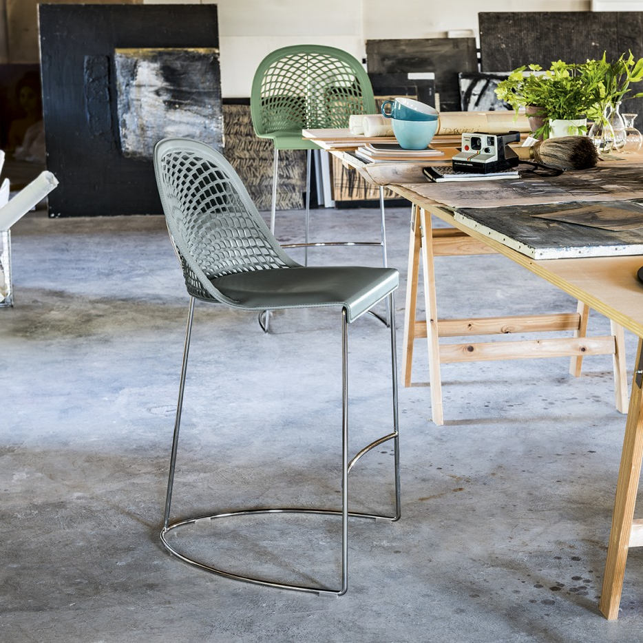 Guapa Bar Stool - Thumbnail 4