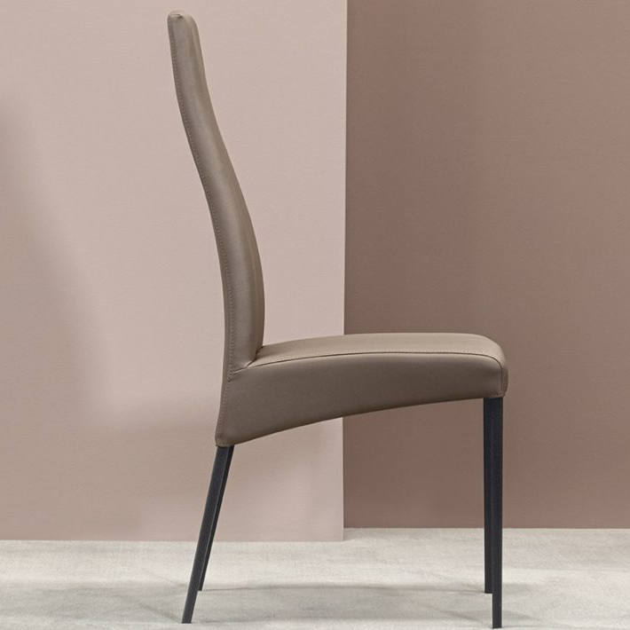Carla Chair