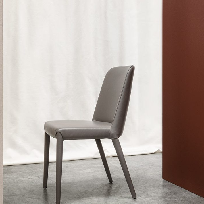 Sedia-lia-airnova-arredamento-design-leather-furnishing-03-qzzl4uy5i04cr2xozr0eaxz2c8qr5s8l97454zgj46.jpg