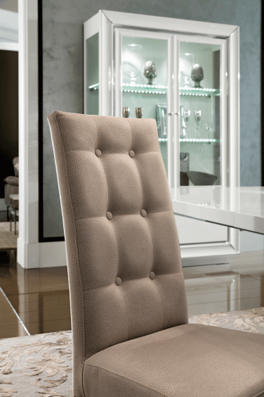 dama_chair_3.gif