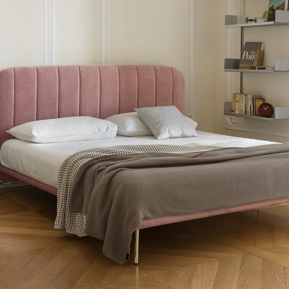 Fluff Fully-upholstered platform bed CS6087