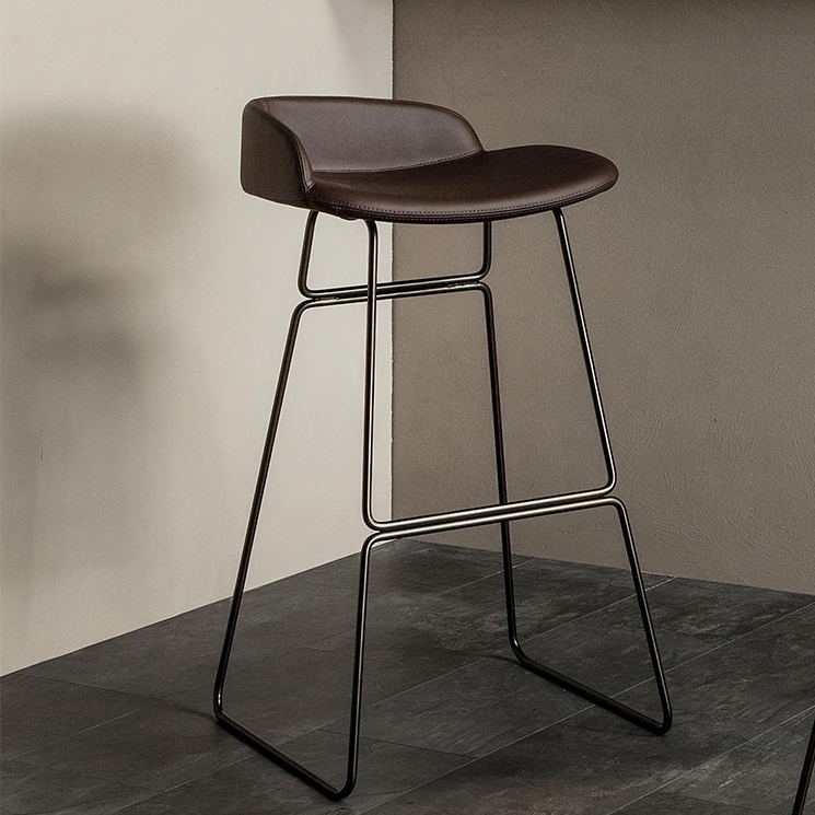brend-bar-stool-01.jpg