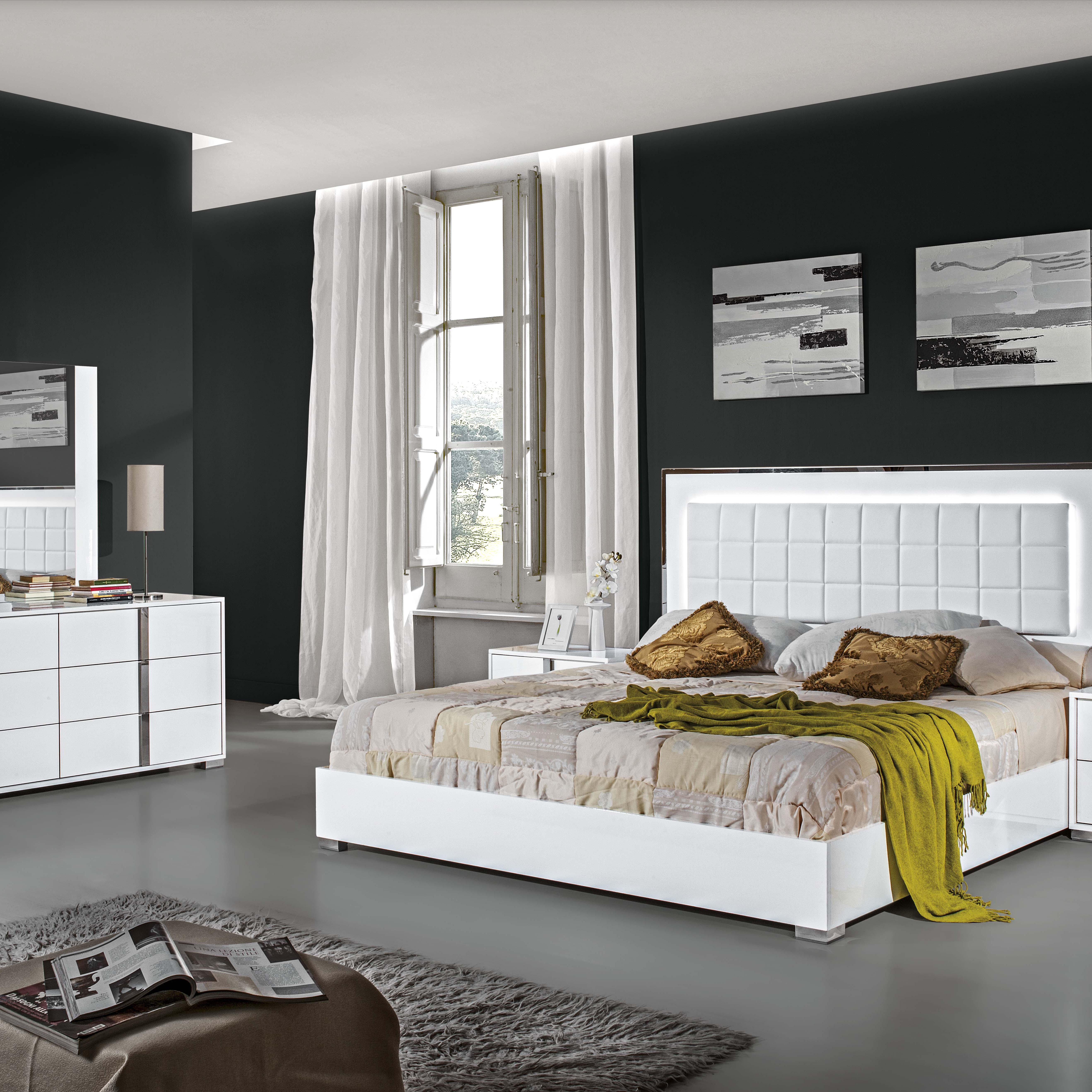 Alice Bedroom White.jpg
