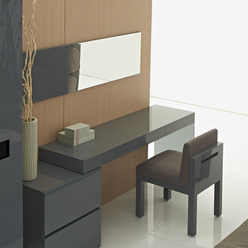 Mia Modern Office Desk