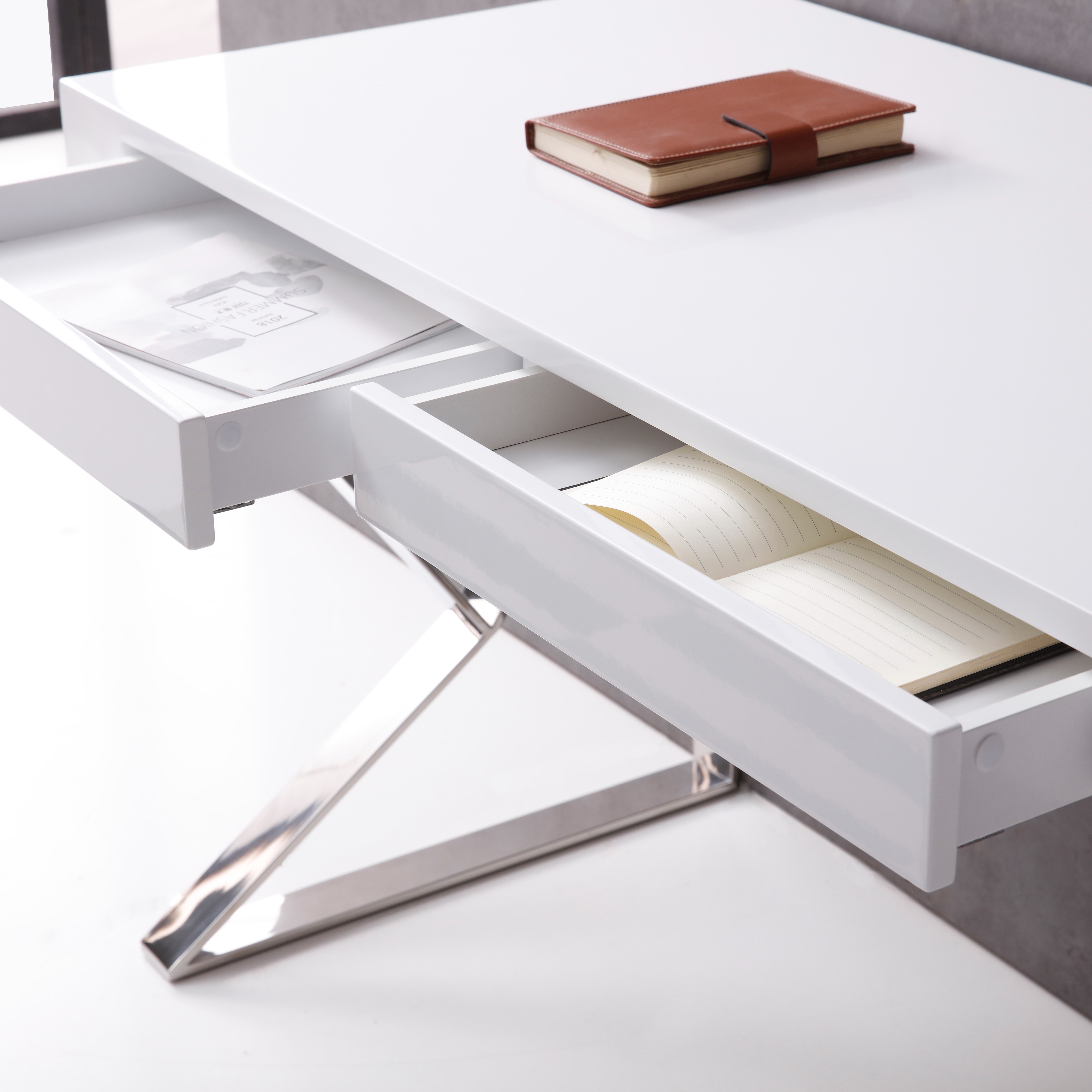 Noho White Desk_1 hq.jpg