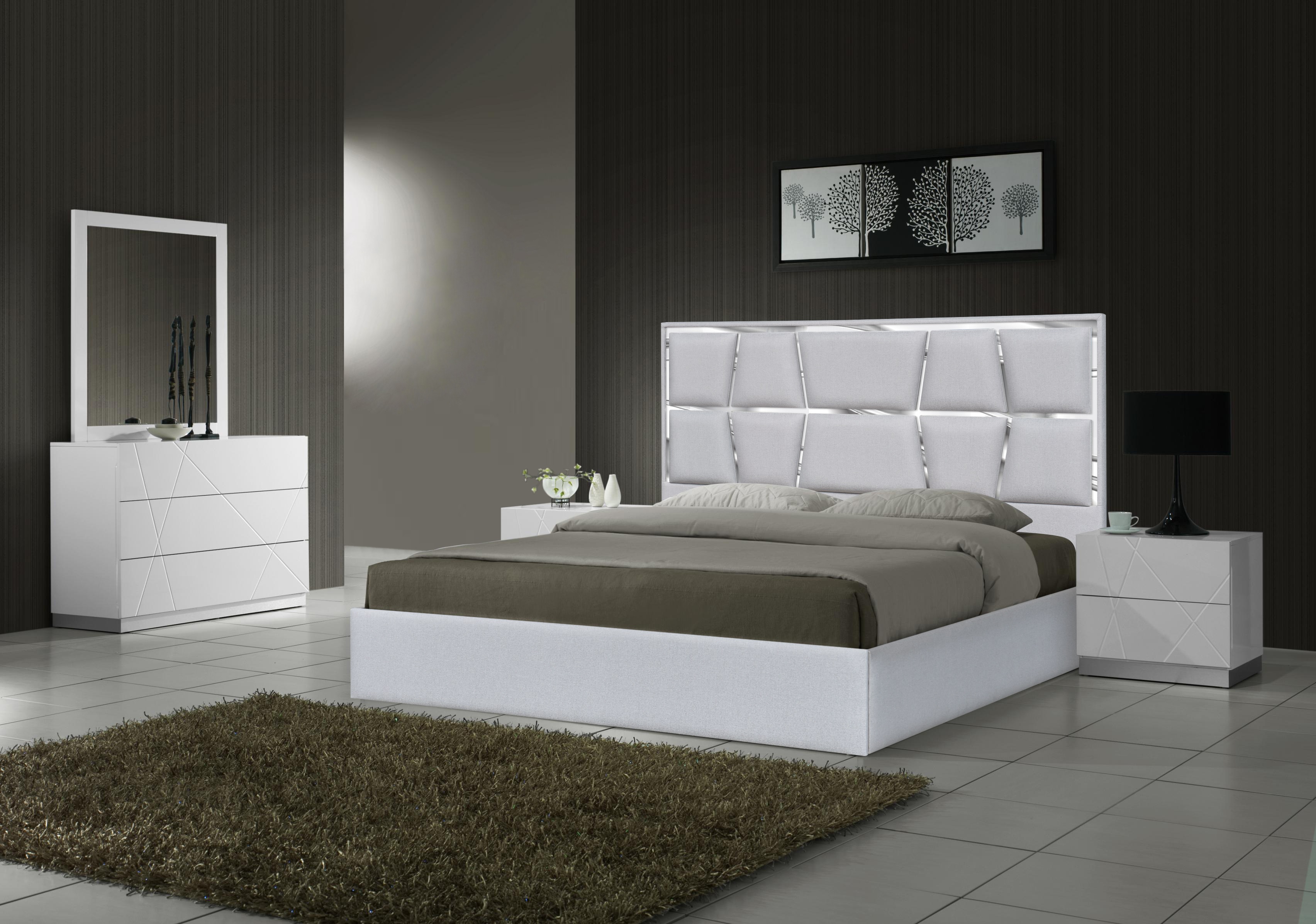 Degas Silver Grey with Naples White Case goods.jpg