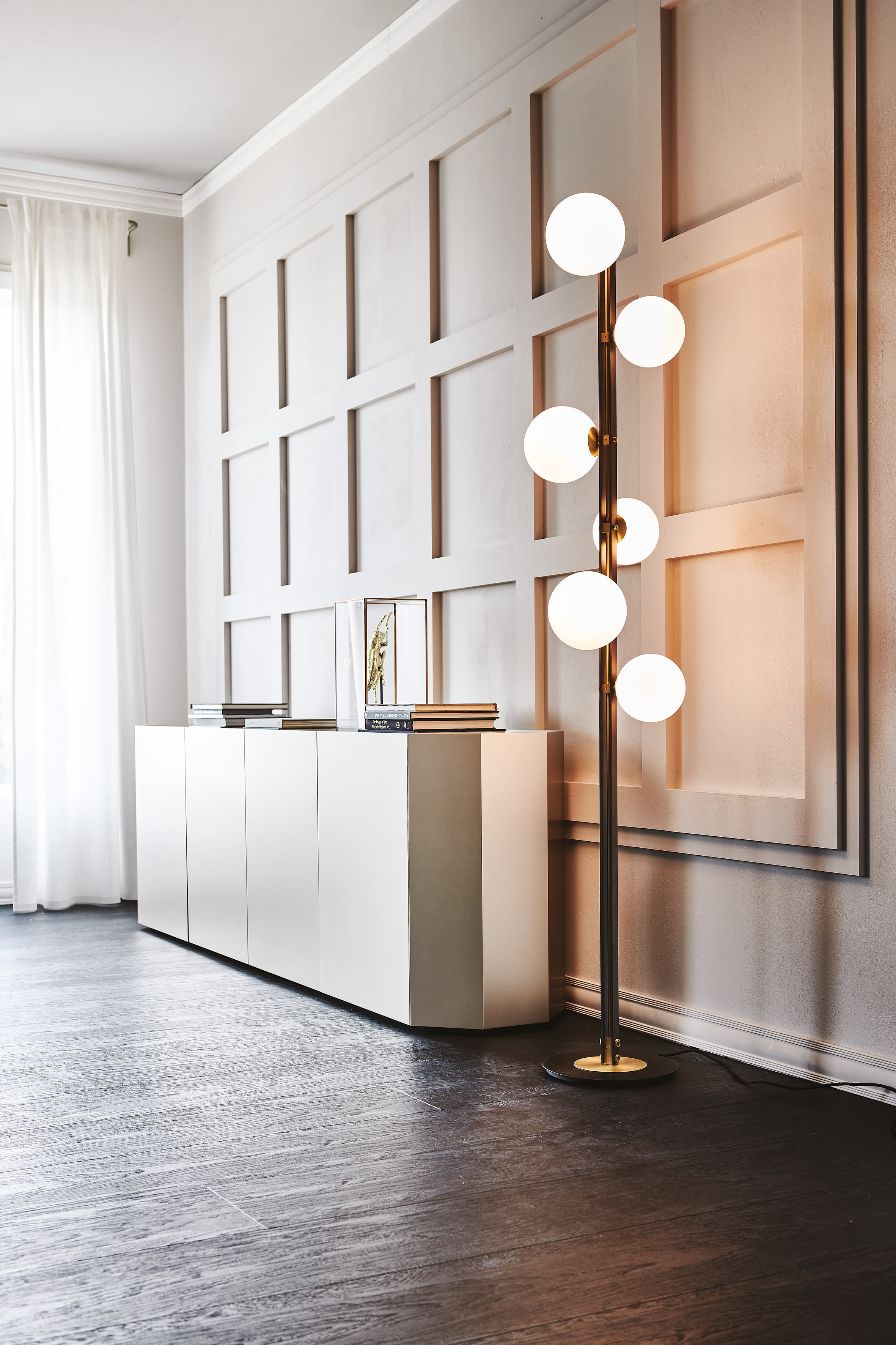 Planeta Floor Lamp