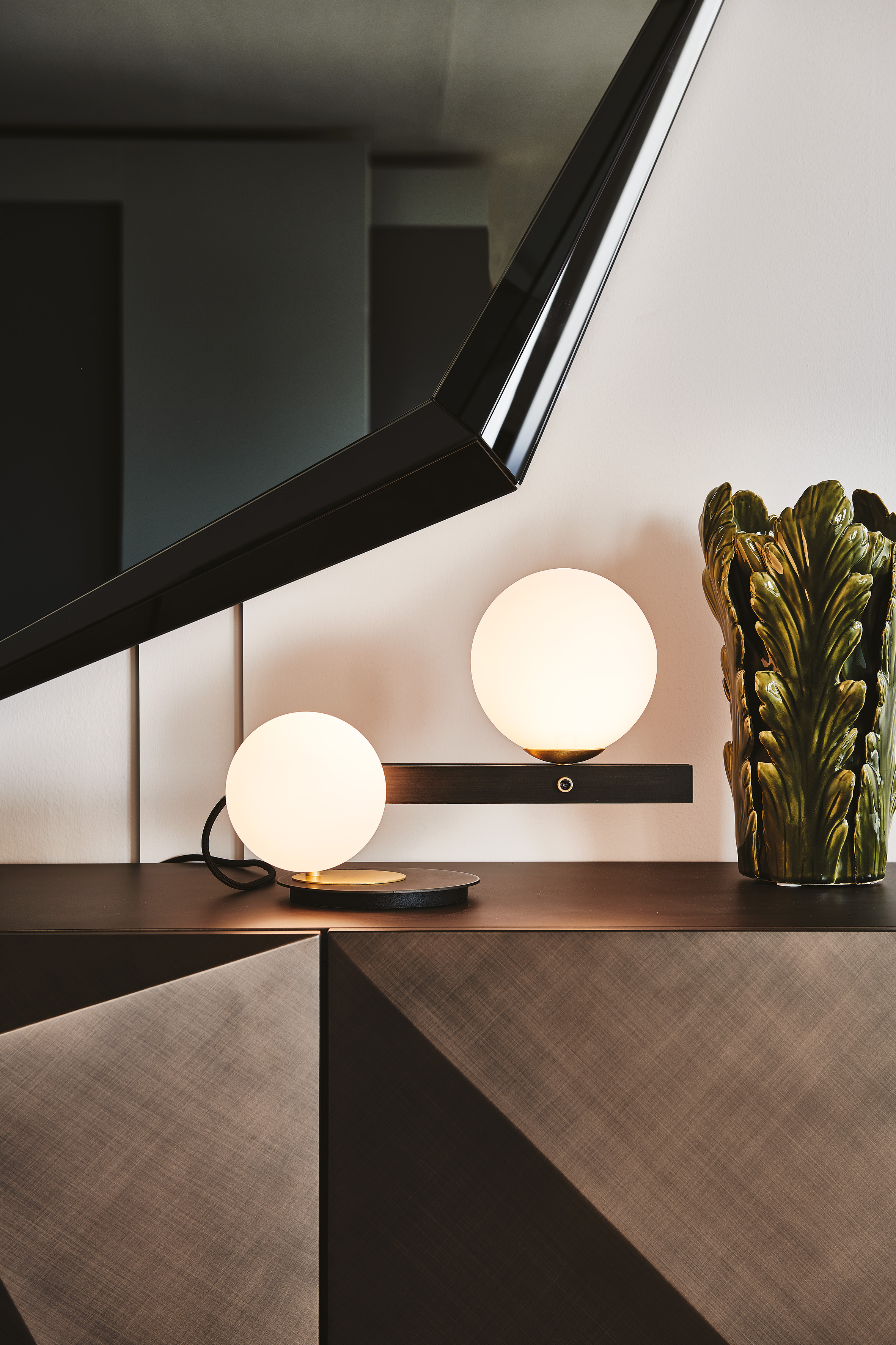 Planeta Table Lamp - Thumbnail 2
