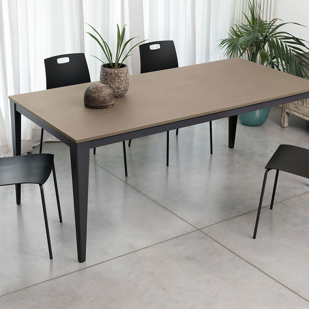 dom-dining-table-09.jpg