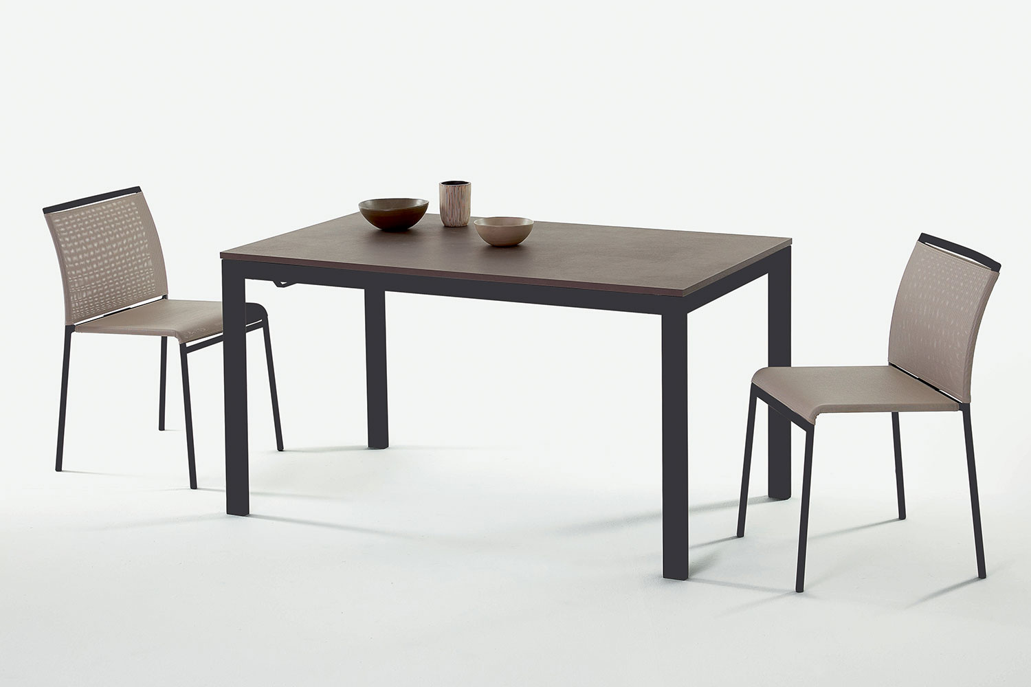 lola-dining-chair-01_1.jpg