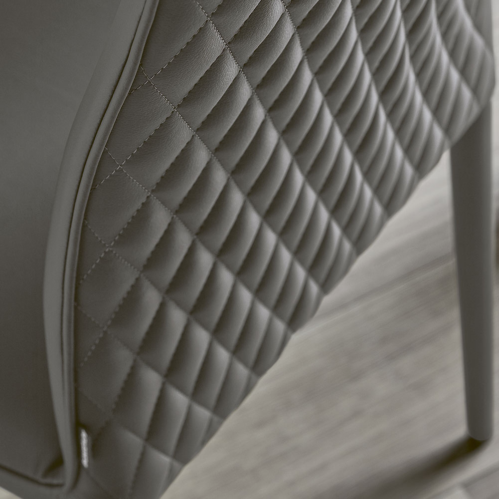 nata-uph-dining-chair-qs-02.jpg