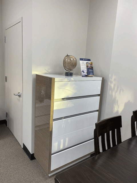 Bedroom-Furniture_Modern-Bedrooms_Mangano_side_5.png