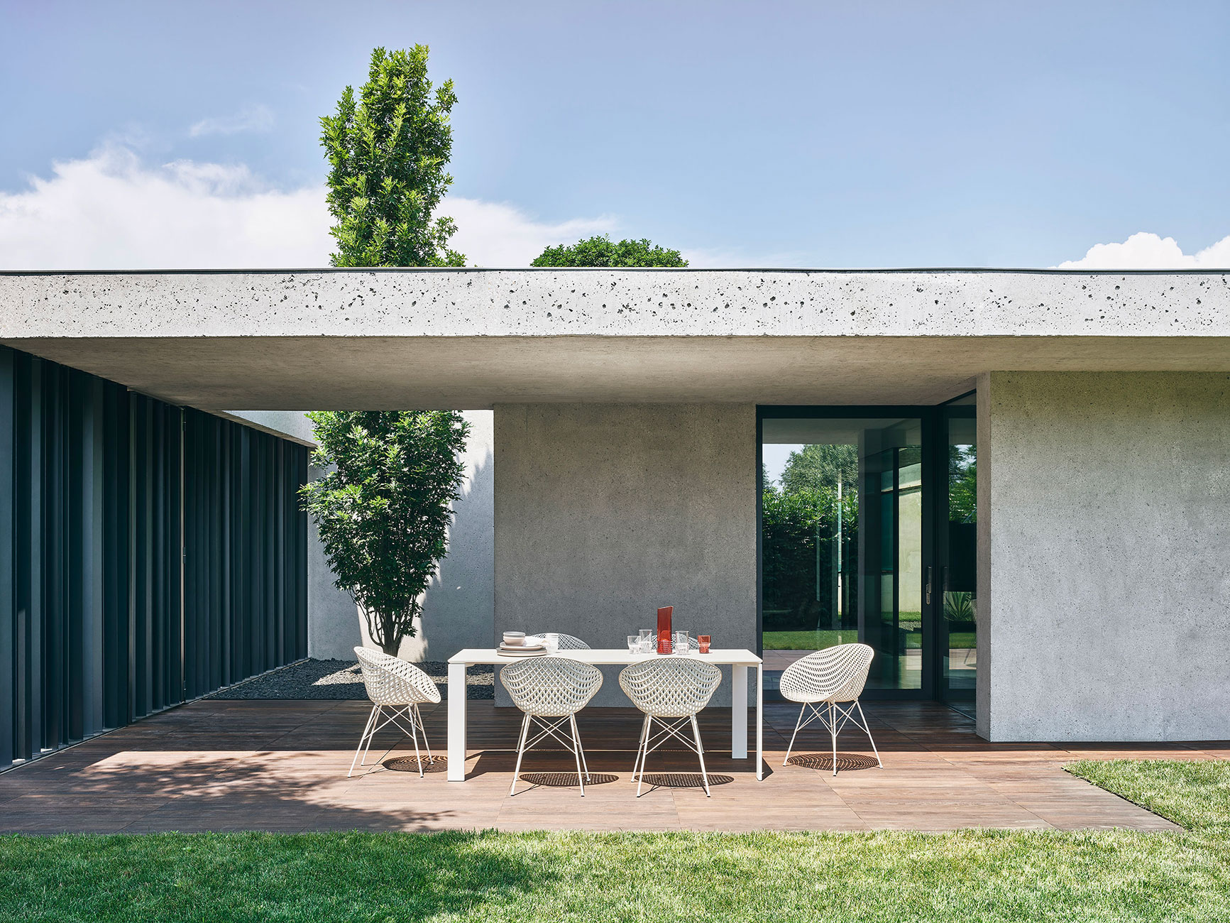 Kartell SMATRIK Chair by Tokujin Yoshioka - Thumbnail 5