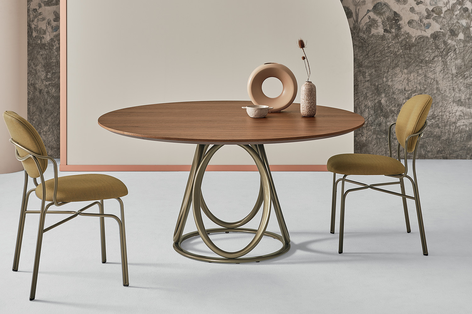 louis-round-dining-table-02.jpg