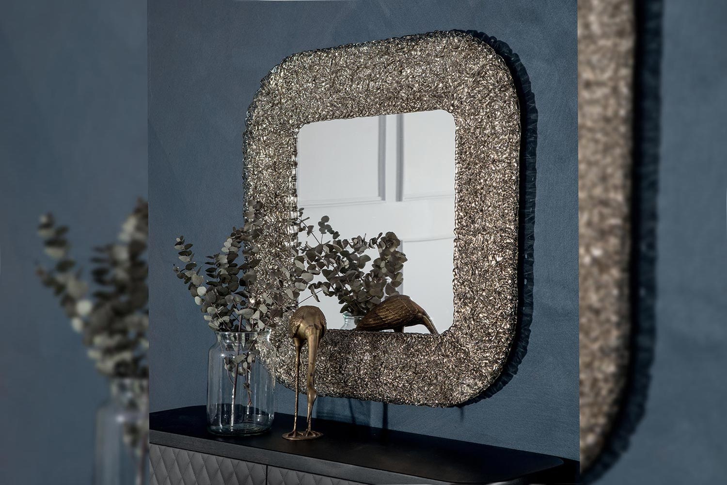 macrabe-mirror-01.jpg