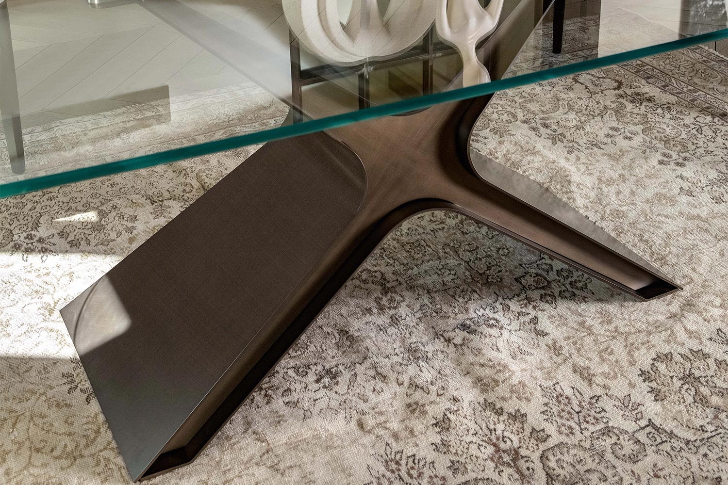 calliope-xxl-glass-dining-table-02.jpg