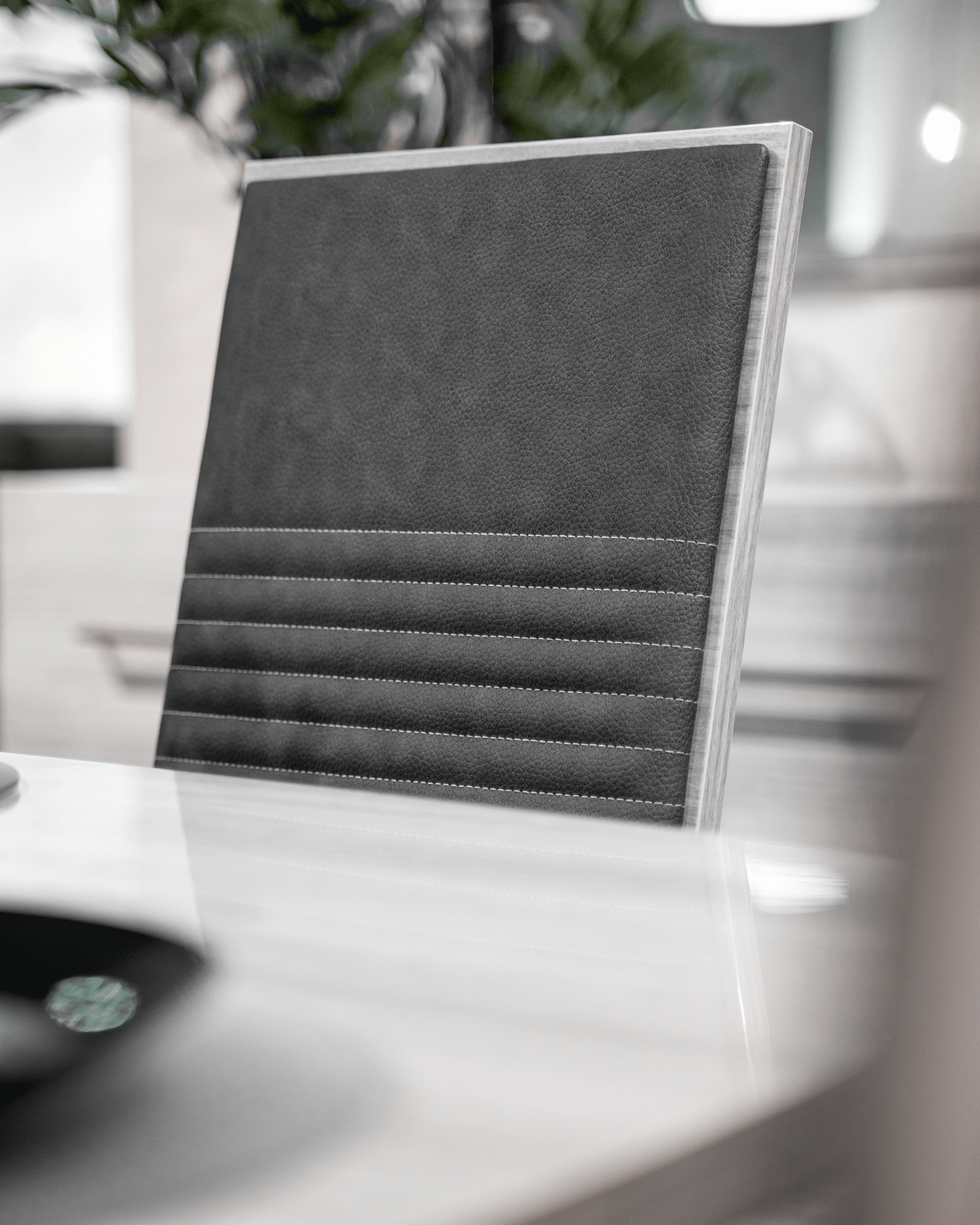 Brands_Status-orders_Mia-Dining-room_1690472374_side_2_1707503662.png