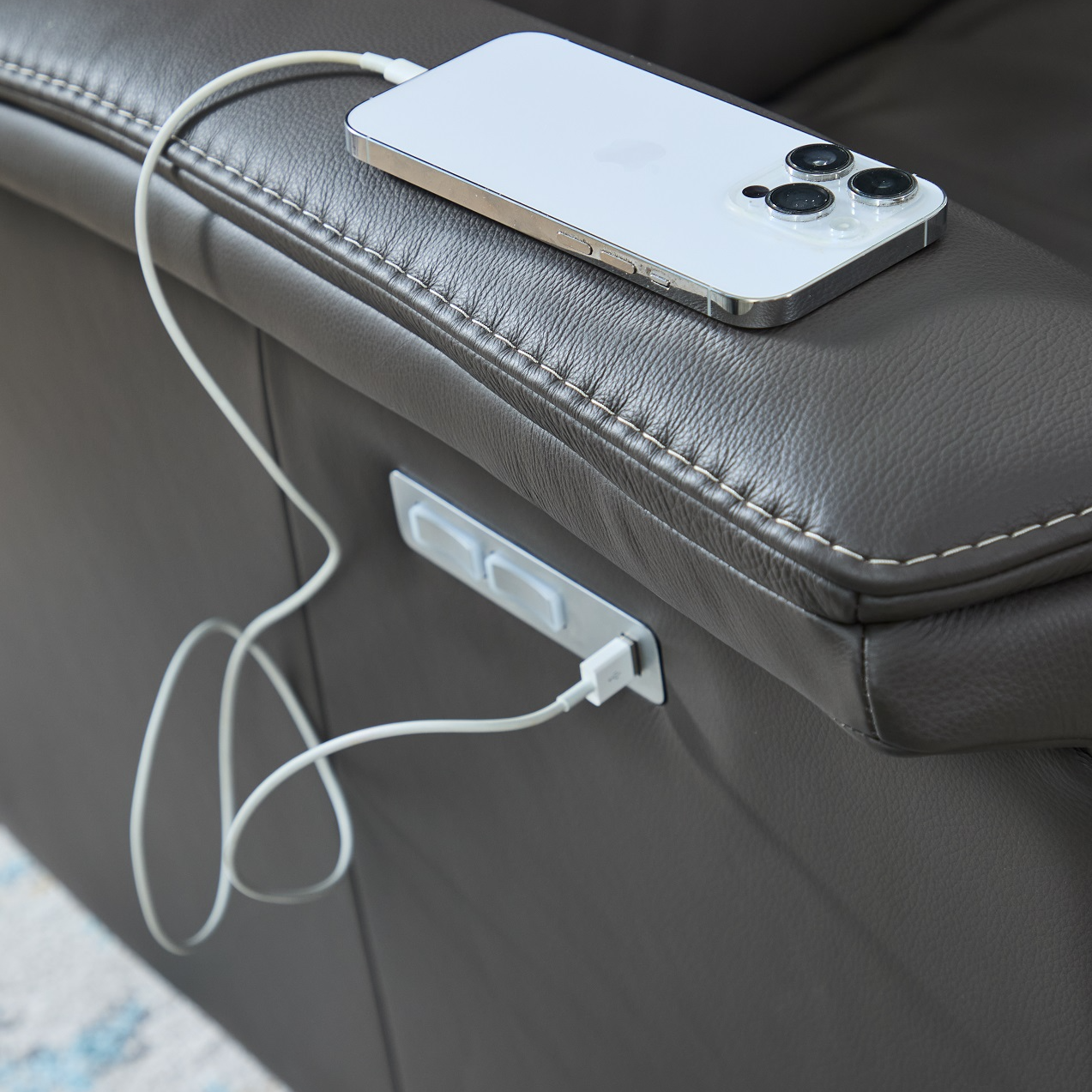 FJ-Rome-WS-3Seat-AL-Graphite-Details-5.jpg
