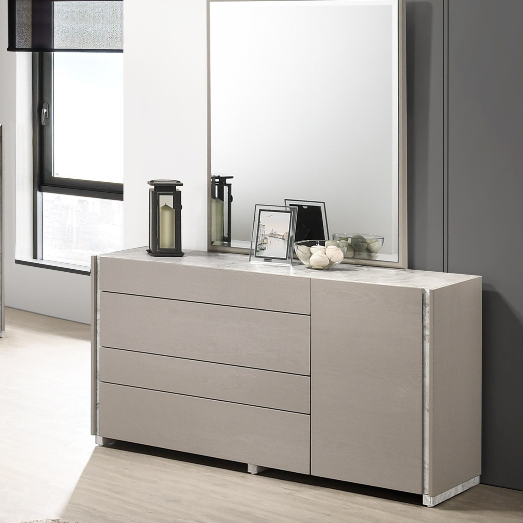 dresser1.jpg