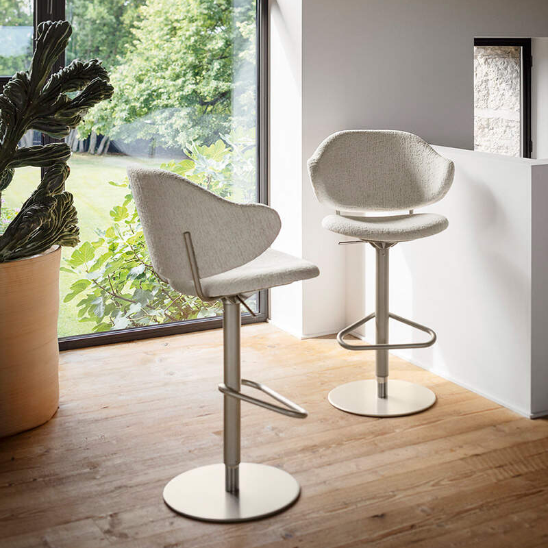 calligaris-Holly-bastool-gas-lift-beige-cs2231_P46M_T2Ginterior-barszek-gazlift-bezs-innoconceptdesign-1.jpg