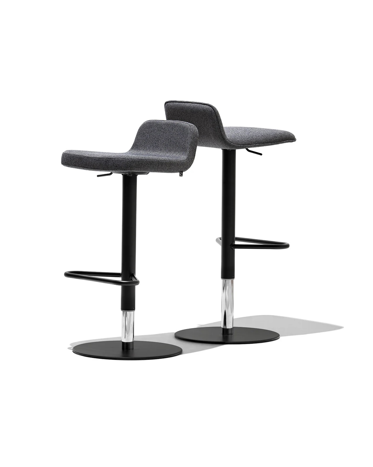 CB2331 Riley Bar Stool - Thumbnail 3