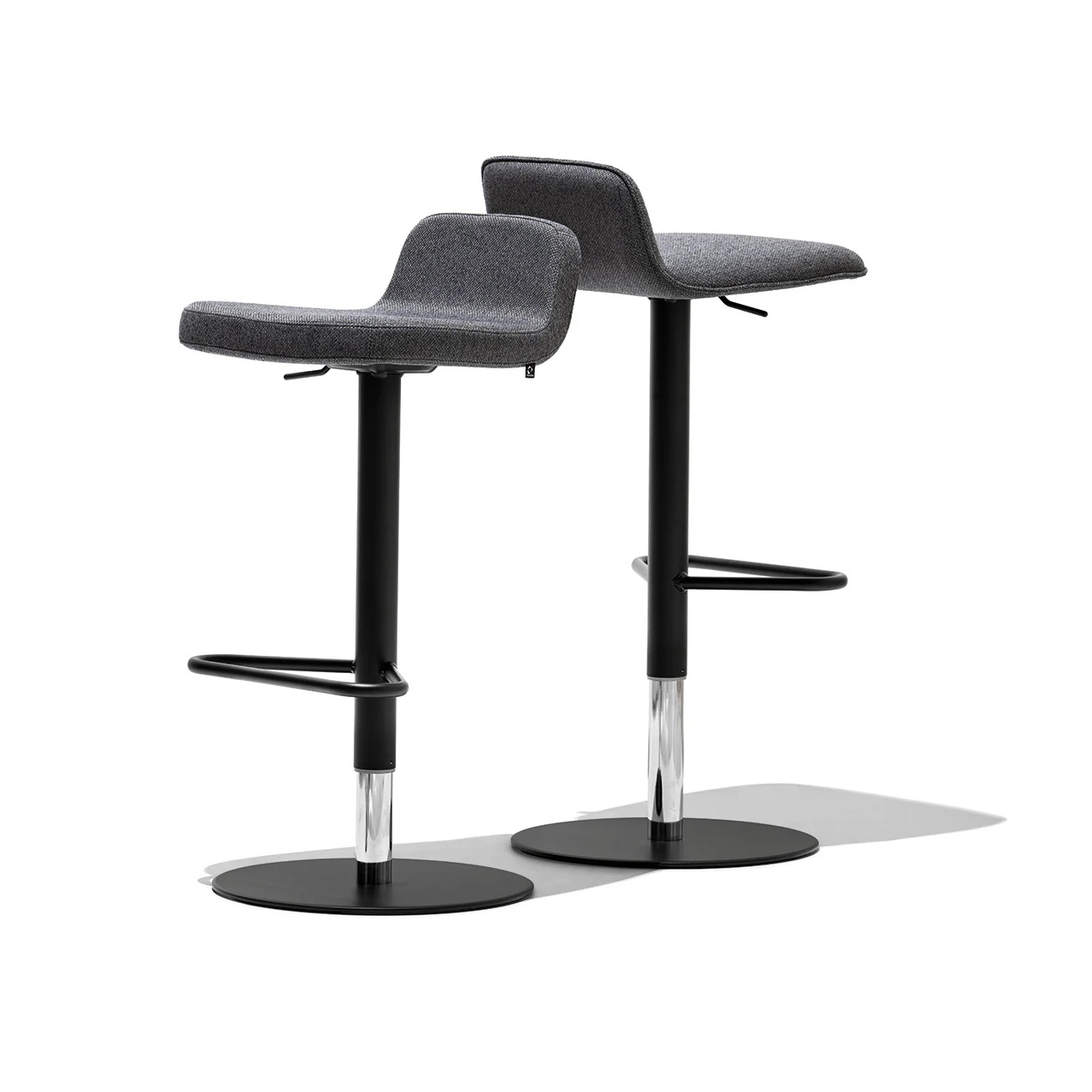 CB2331 Riley Bar Stool - Thumbnail 4