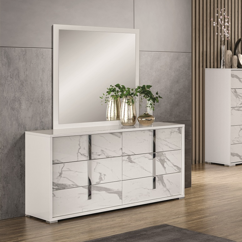 dresser 1.jpg