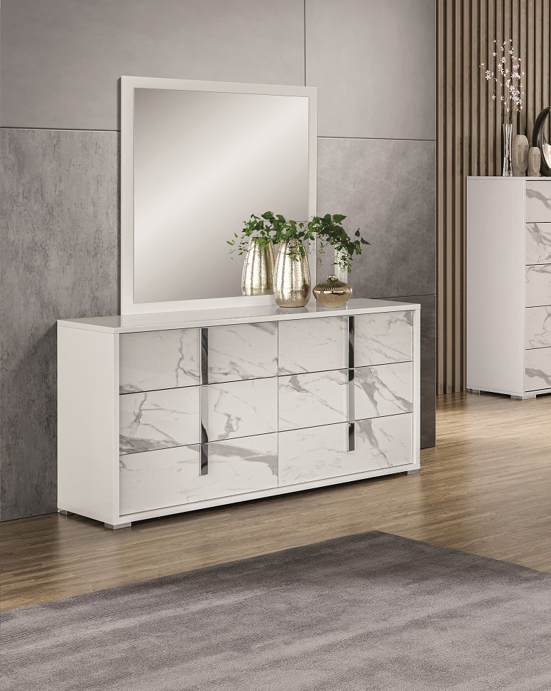 dresser 1.jpg