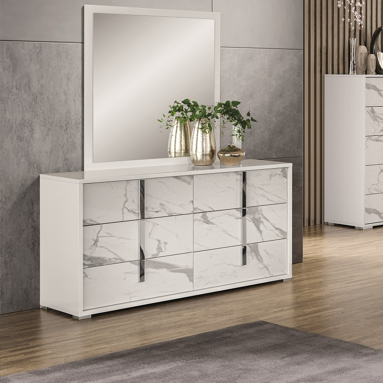 dresser 1.jpg