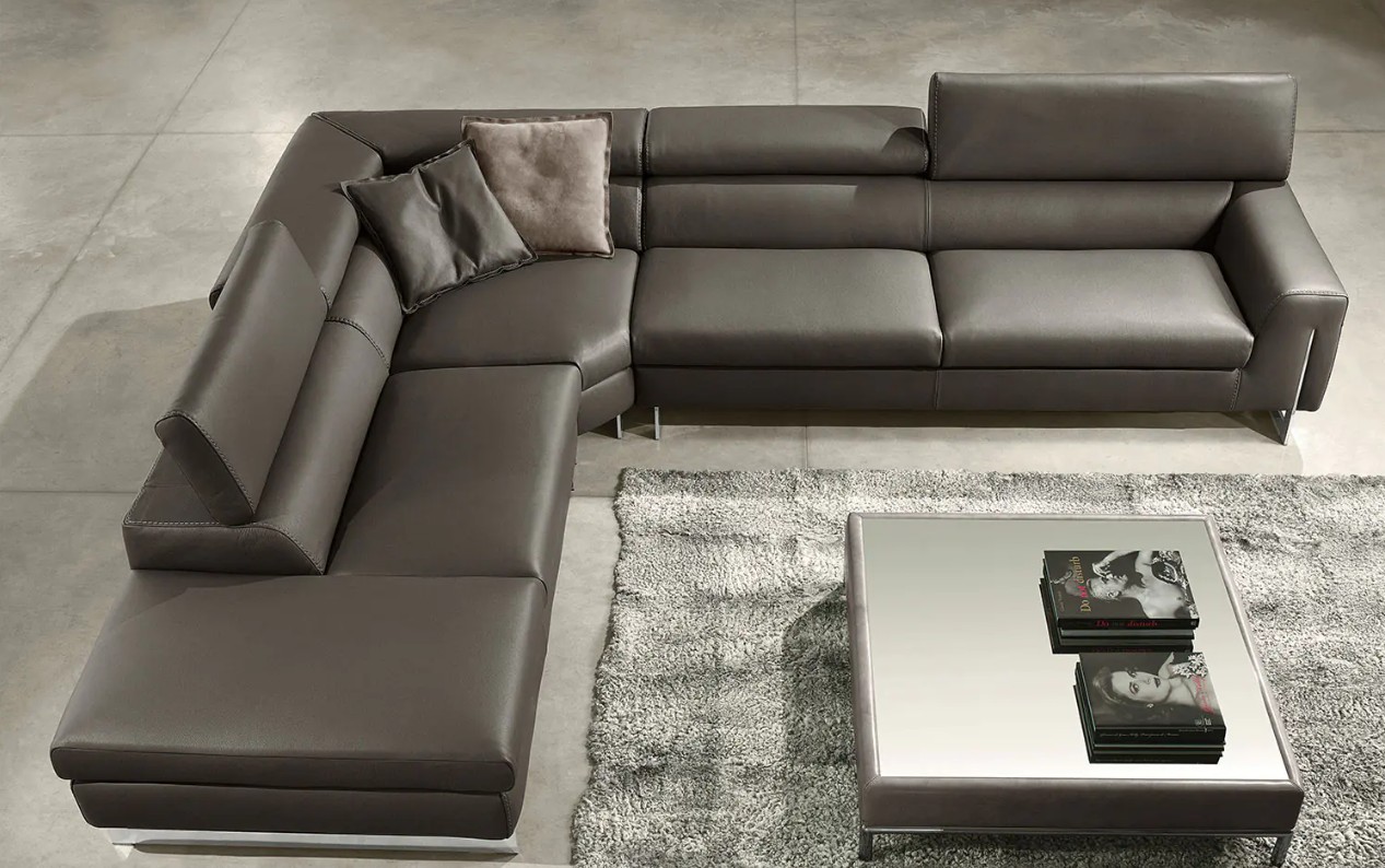 Bellevue Sectional Sofa with Chaise - Thumbnail 3
