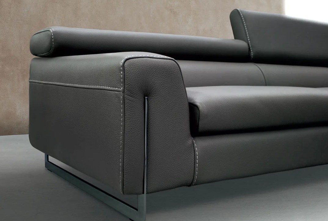 Bellevue Sectional Sofa with Chaise - Thumbnail 4