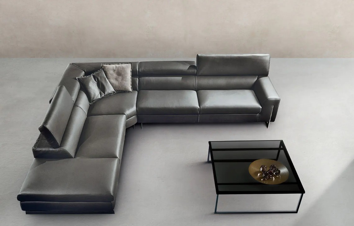 Bellevue Sectional Sofa with Chaise