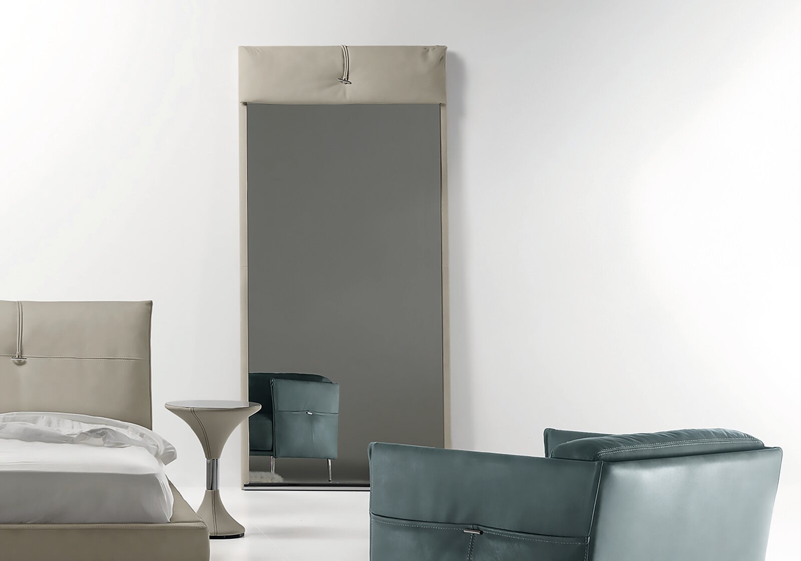 Dandy_Accessories_Jack Mirror_Gallery - 00.c865c2db.jpg